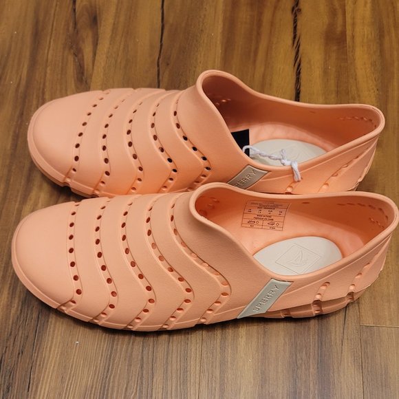 NWT Womens Sperry Water Shoes Size 10 - Picture 1 of 4